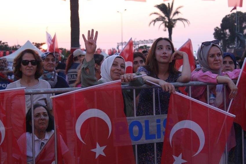 Tüm Türkiye'de "15 Temmuz"a özel etkinlik ve gösteriler düzenlendi