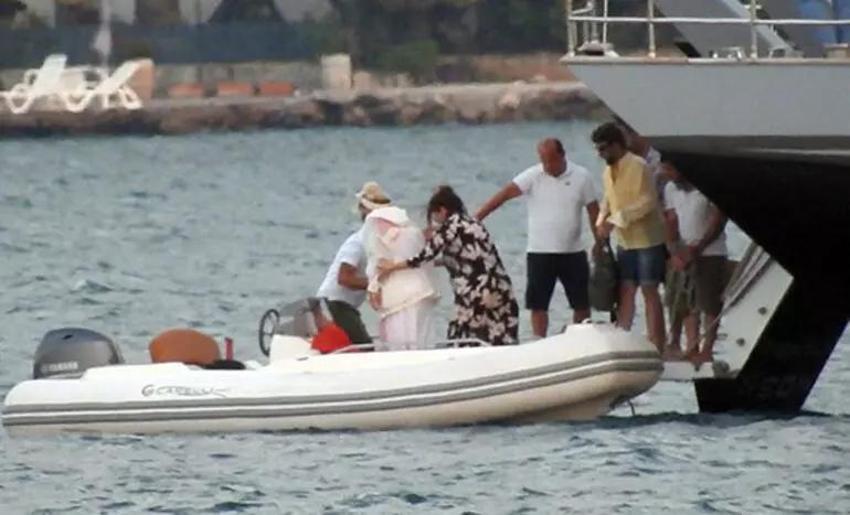 Süper star Ajda Pekkan'a süper tekne!
