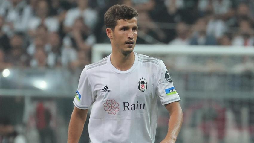 6 ay önce transfer tekliflerini reddetmişti! Şimdi ne Ali Koç yüzüne bakıyor ne de Dursun Özbek