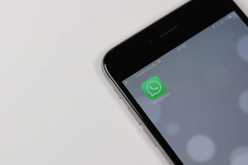 WhatsApp yeni özelliğiyle sohbete keyif katıyor! Telefon elinizden düşmeyecek
