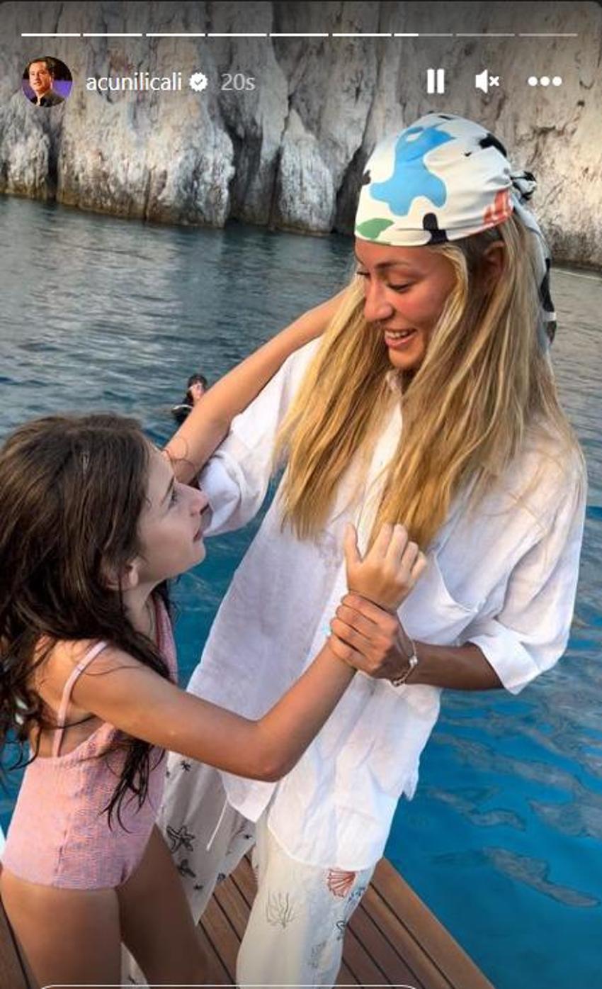 Acun Ilıcalı sevgilisi Çağla Altunkaya ve kızı Melisa'nın eğlenceli pozlarını paylaştı!