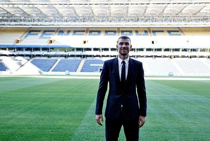 Geldi Galatasaray'la masaya oturdu sonra Fenerbahçe'ye imza atmak için Ali Koç'la buluştu