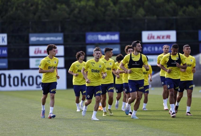 Galatasaray ve Fenerbahçe bir transferde daha karşı karşıya geliyor! Yıldız futbolcunun tek şartı var
