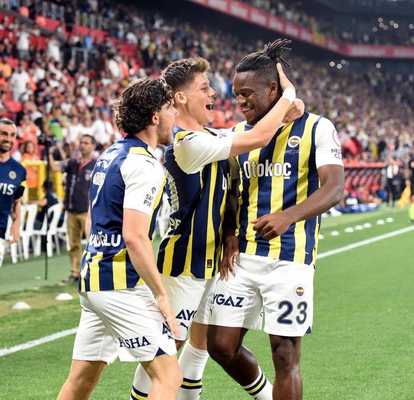 Ali Koç eğer bu transferi yaparsa İsmail Kartal iki yıldızı yedek kulübesinden çıkarmaz!