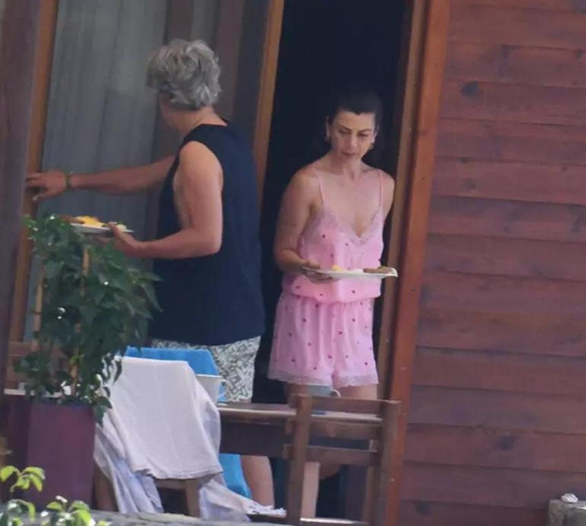 Esra Sönmezer huzuru orada buldu! 'Keşke daha önce yaptırsaydım'