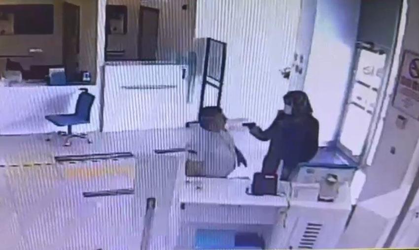Bahçelievler'de inanılmaz anlar! Başörtü takarak kadın kıyafeti giyip bankayı soydu