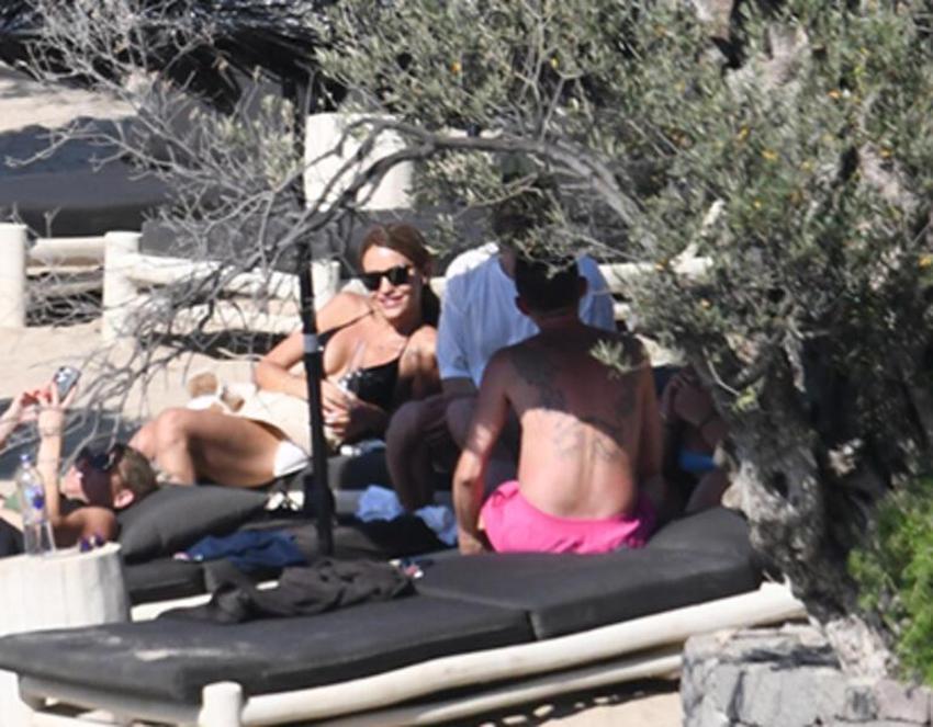 Ahmet Kural ile Çağla Gizem Şahin'den düğün sonrası romantik kareler