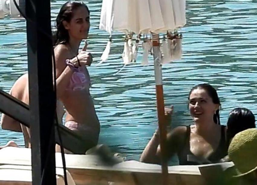 Zehra Güneş büyüledi, Ebrar Karakurt’tan şaşırtan Sergen Yalçın karesi! Filenin Sultanları şampiyonluk kutlamasında