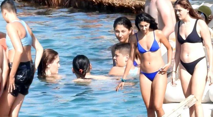 Zehra Güneş büyüledi, Ebrar Karakurt’tan şaşırtan Sergen Yalçın karesi! Filenin Sultanları şampiyonluk kutlamasında