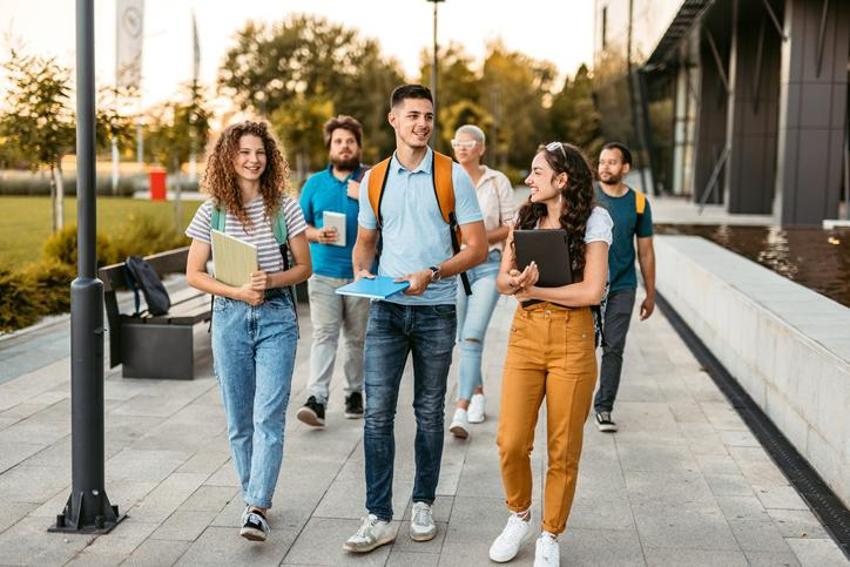 Üniversite öğrencisi milyonları ilgilendiren emsal yaz okulu kararı! 'Haksız şart teşkil etmez'
