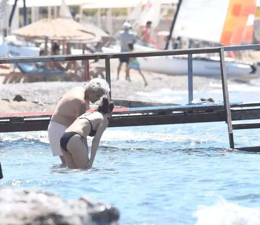 Gökçe Bahadır ve Emir Ersoy'un mütevazı tatili! Deniz molası verdiler