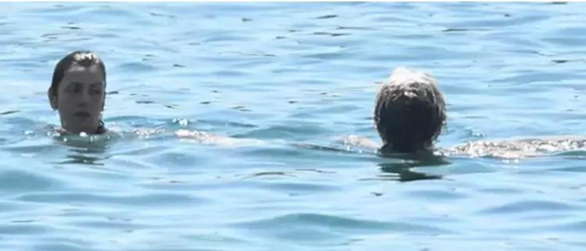 Gökçe Bahadır ve Emir Ersoy'un mütevazı tatili! Deniz molası verdiler