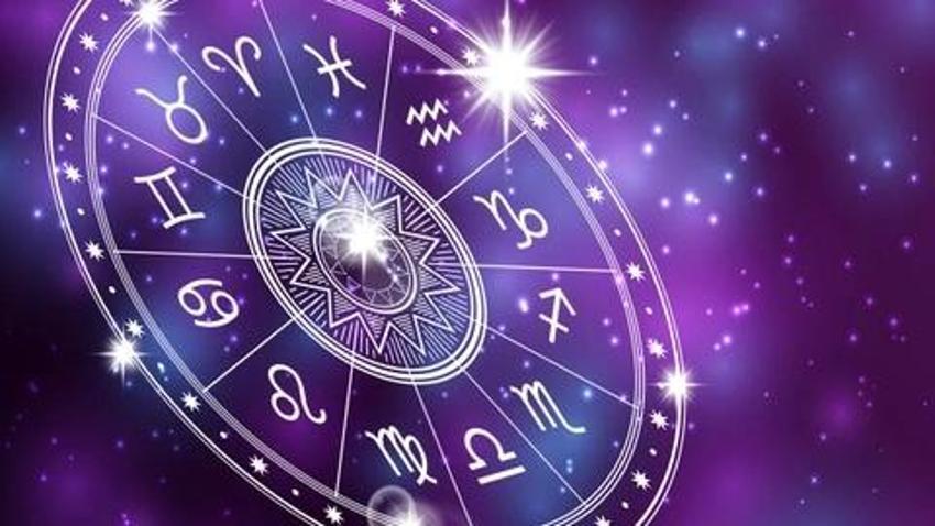 Sabah kurduğu alarmla savaşıyor! Hangi burç nasıl uyanır?