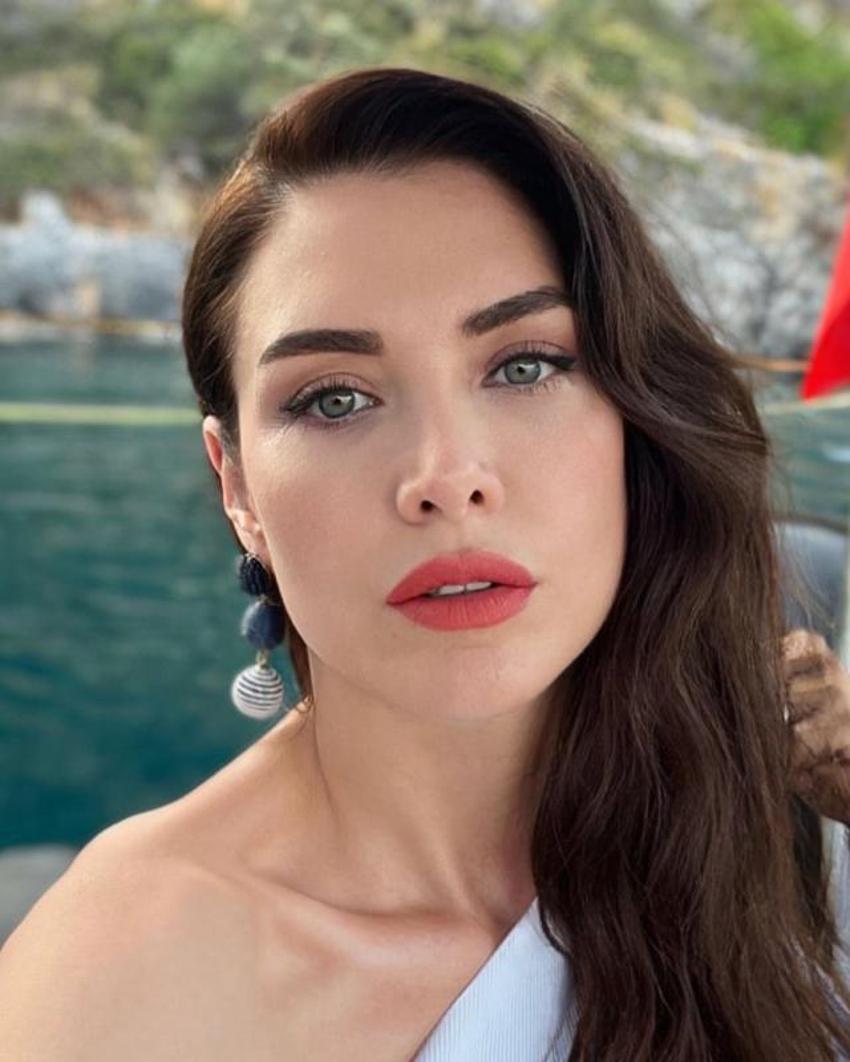 'Botoksum yok' diyen Nefise Karatay'a Demet Akalın'dan bomba yanıt!