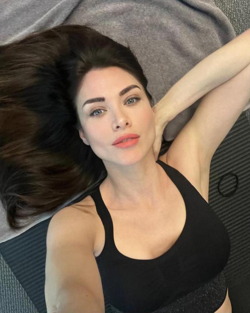 'Botoksum yok' diyen Nefise Karatay'a Demet Akalın'dan bomba yanıt!
