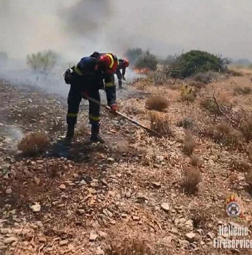 Yunanistan cehennemi yaşıyor! Rodos ve Korfu adasında tahliyeler sürürken yangına Türk uçakları da müdahale ediyor...