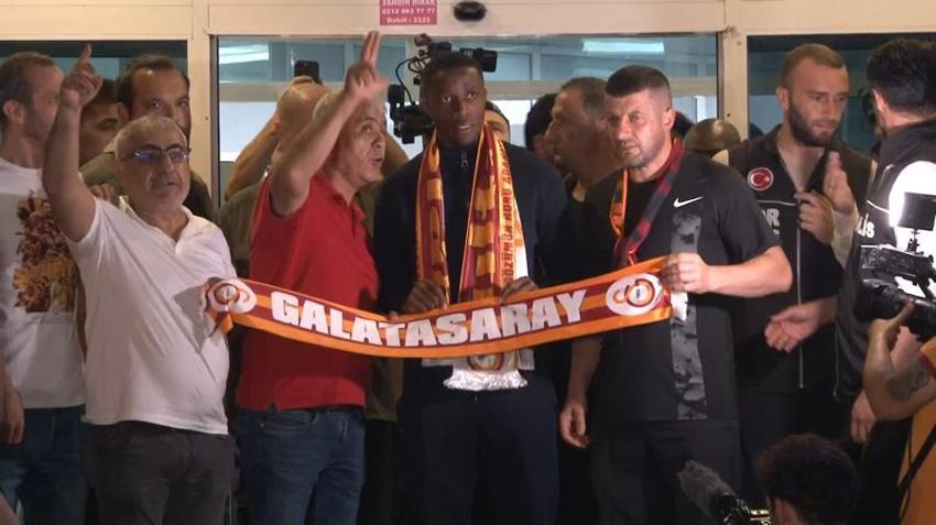 Fenerbahçe'de son dakika! 'Zaha Galatasaray'a imza atmadan önce Ali Koç'u aradı'