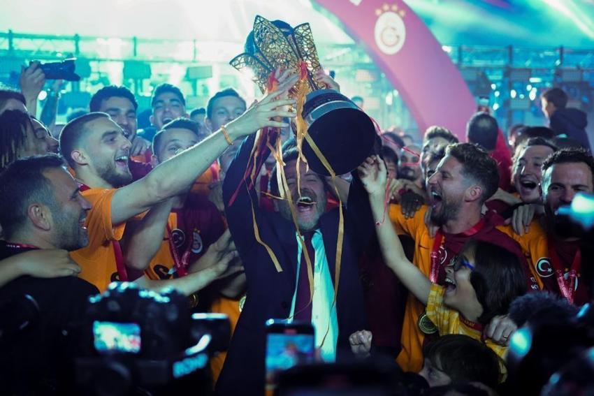 Galatasaray son dakika transferlerini patlatıyor! Erden Timur sinyali verdi, herkesi gölgede bırakacak transfer geliyor