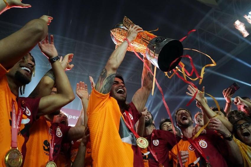 Galatasaray son dakika transferlerini patlatıyor! Erden Timur sinyali verdi, herkesi gölgede bırakacak transfer geliyor