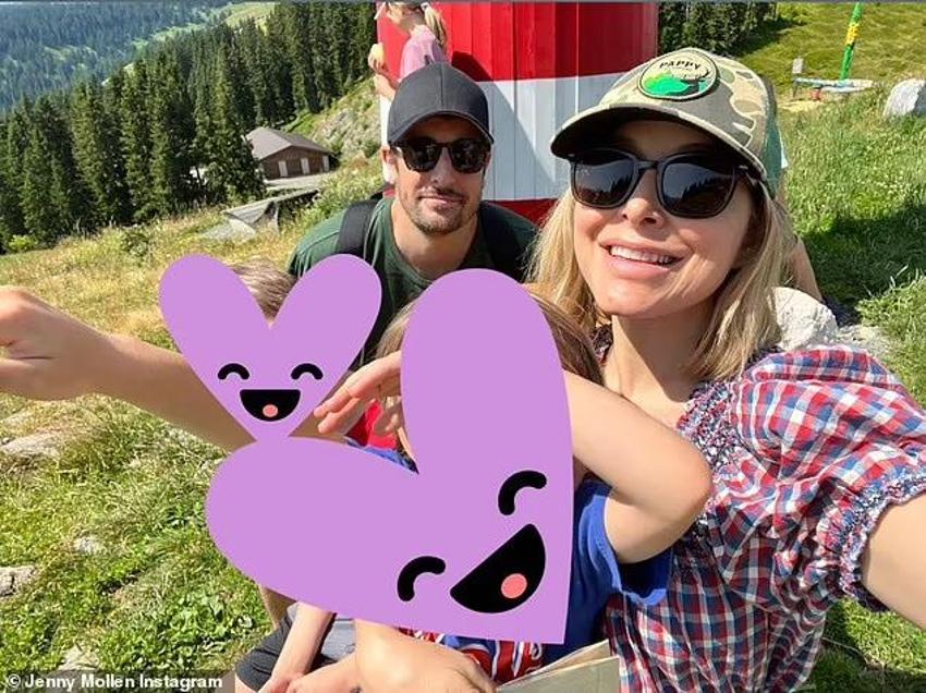 Ünlü oyuncu Jenny Mollen çırılçıplak otostop çekti o anları sosyal medyada paylaştı!