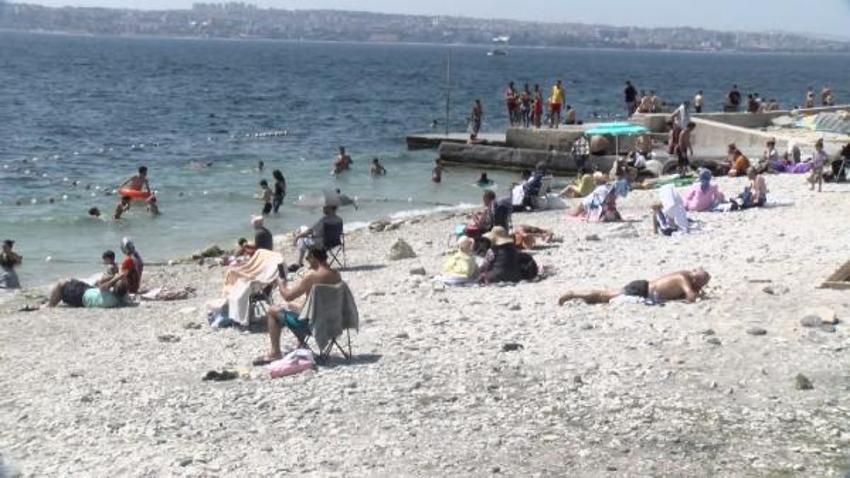İstanbul bugün sıcaklık rekoruna ulaştı: Esnaflardan ilginç çözümler geldi
