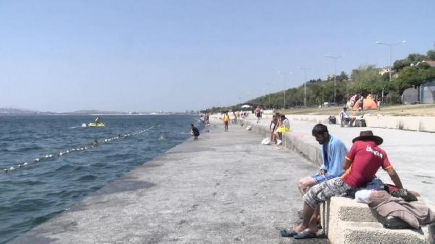İstanbul bugün sıcaklık rekoruna ulaştı: Esnaflardan ilginç çözümler geldi