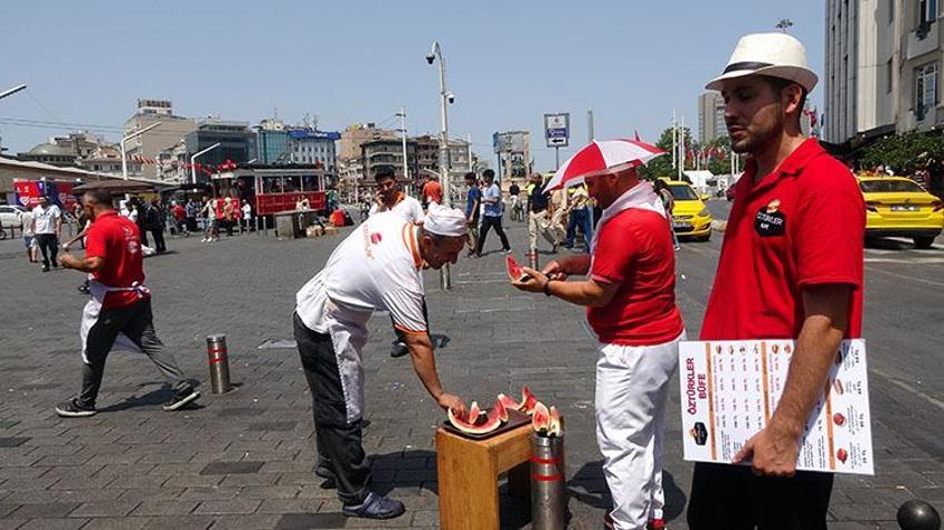 İstanbul bugün sıcaklık rekoruna ulaştı: Esnaflardan ilginç çözümler geldi