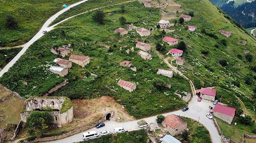 Doğa ve tarihin kucaklaştığı yer: Santa Harabeleri ihtişamıyla hayran bırakıyor