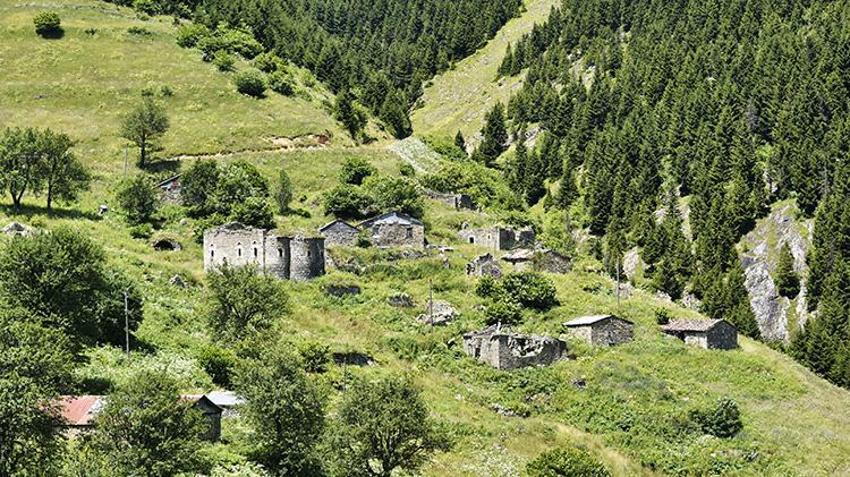 Doğa ve tarihin kucaklaştığı yer: Santa Harabeleri ihtişamıyla hayran bırakıyor