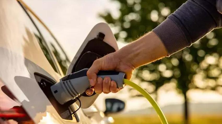 Satışlar 5 kat arttı! Benzinli mi, elektrikli mi? Ucuza geliyor, işte yakıt miktarı