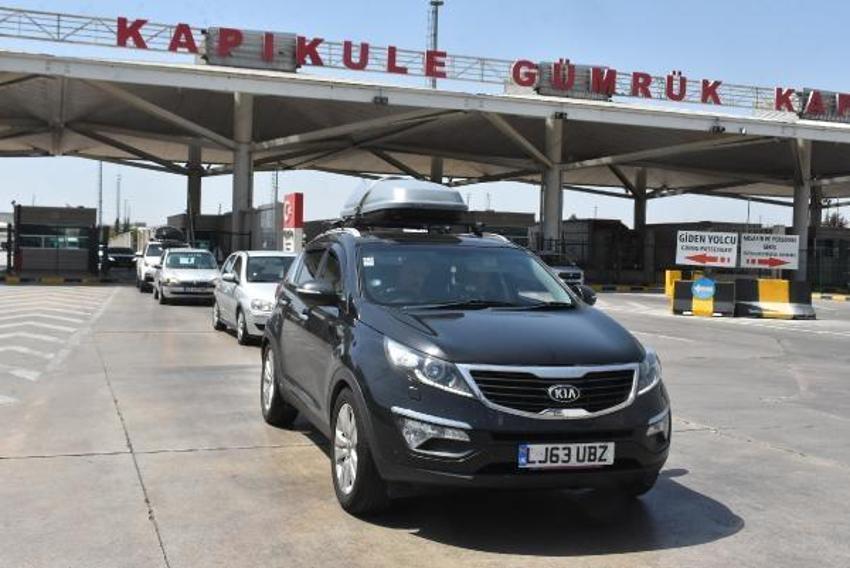 Yurt dışından Türkiye'ye akın var! Ülkeye giriş yapan gurbetçi sayısı rekor kırdı