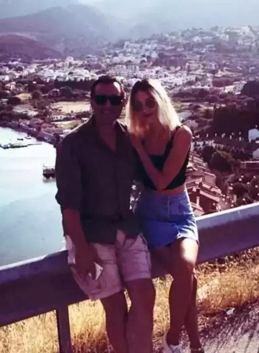 Rafet El Roman ve kendisinden 24 yaş küçük sevgilisi Yasemin Gergeç'in aşk tatili!