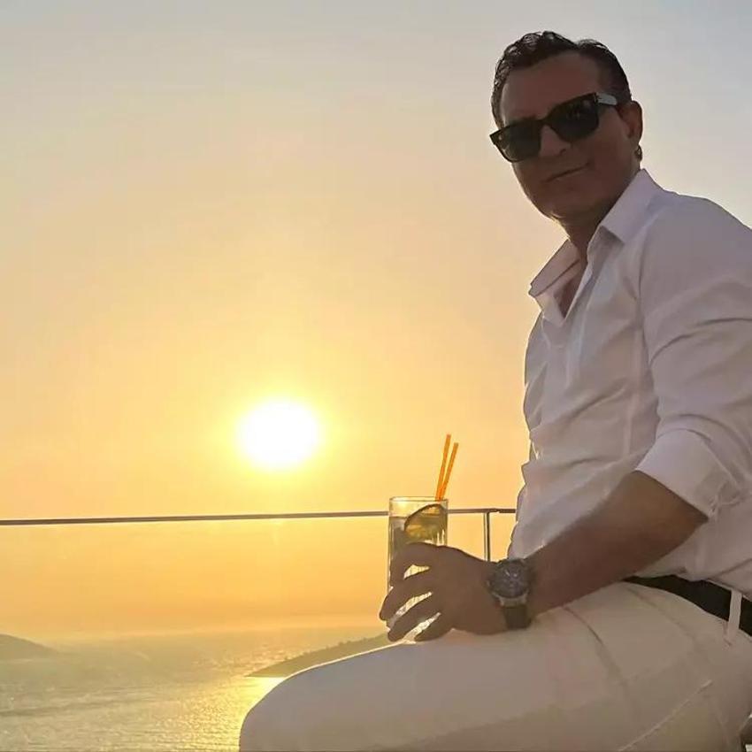 Rafet El Roman ve kendisinden 24 yaş küçük sevgilisi Yasemin Gergeç'in aşk tatili!