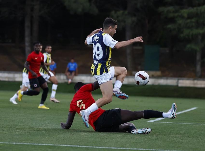 Fenerbahçe'ye 25 milyonluk yıldız bedava! İstanbul'a geldi, Ali Koç'tan transfer atağı