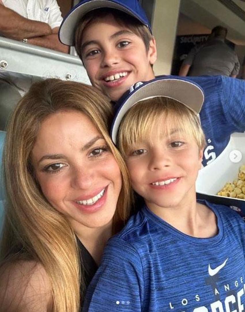Shakira, Gerard Pique ile ayrılık sonrası yeni aşkı ile görüntülendi