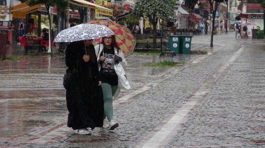 Kuvvetli yağış ve fırtına alarmı verilmişti, son dakika açıklaması geldi! Meteoroloji saat verip iller tek tek açıkladı: Kavurucu sıcak uyarısı