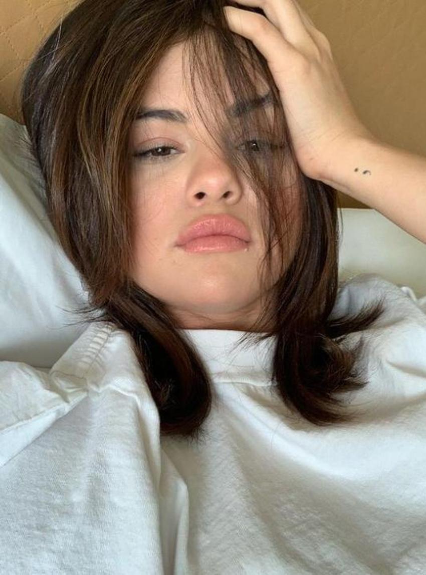 Selena Gomez parti sonrası tatile çıktı! Bikinisiyle poz verdi