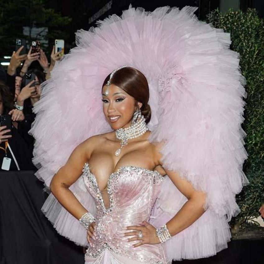 Cardi B'yi sinirlendiren olayın perde arkası ortaya çıktı!