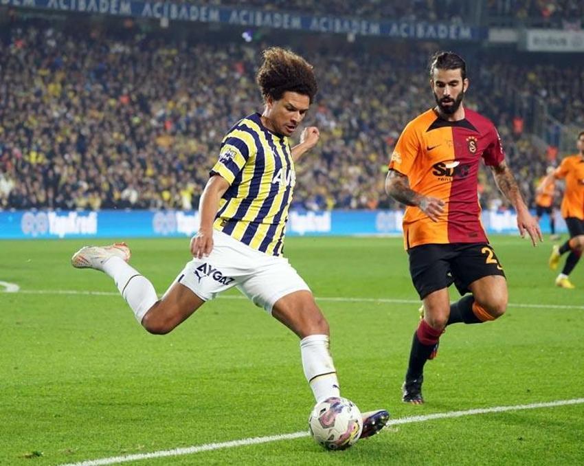 Jorge Jesus kendini affettirecek! Ali Koç'un elinde kalan oyuncusuna 5,5 milyon euro