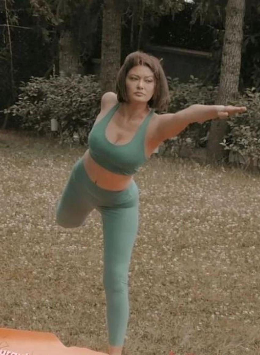Nurgül Yeşilçay teknede aşka geldi!