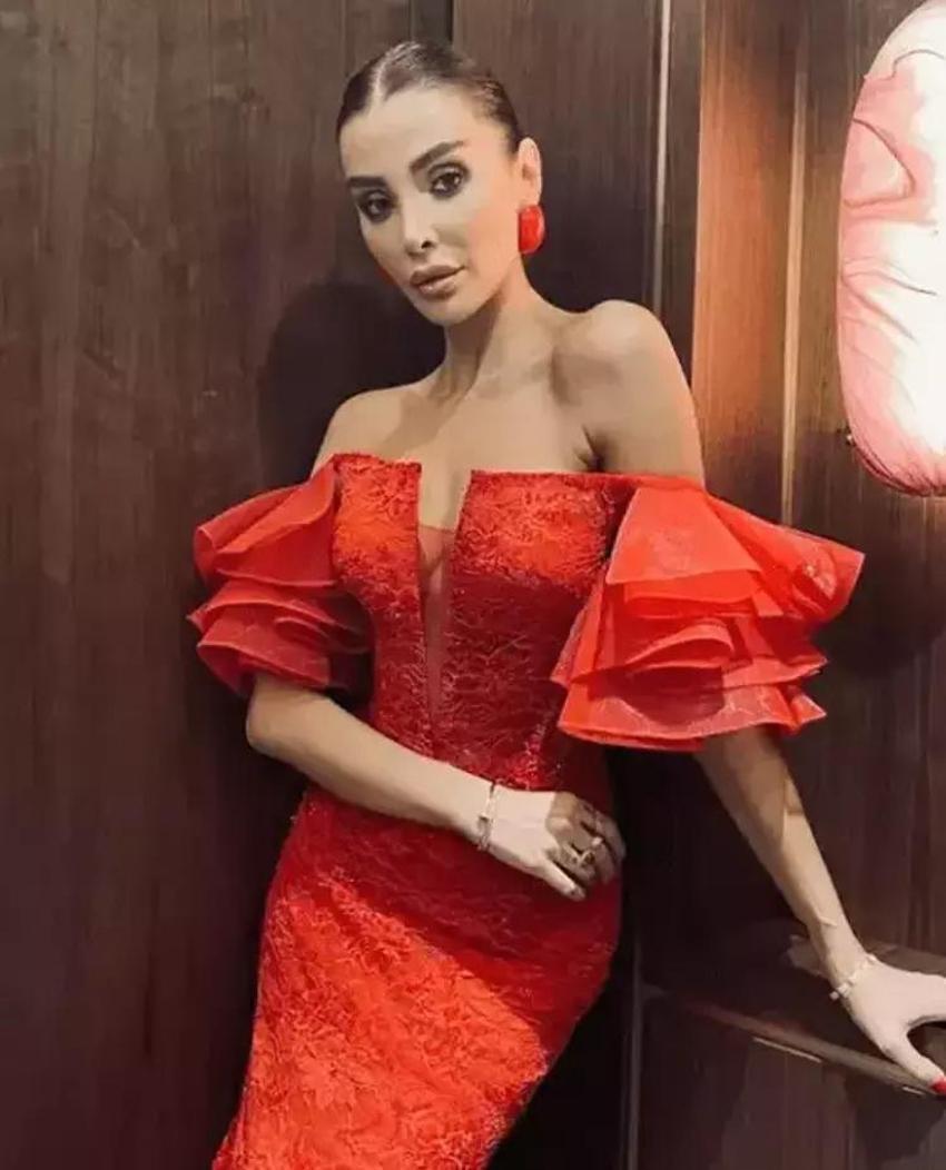 Özge Ulusoy'u tiye alan Yeliz Yeşilmen'e cevap: Sana benzeyip 2+1 ev gibi mi olsun?