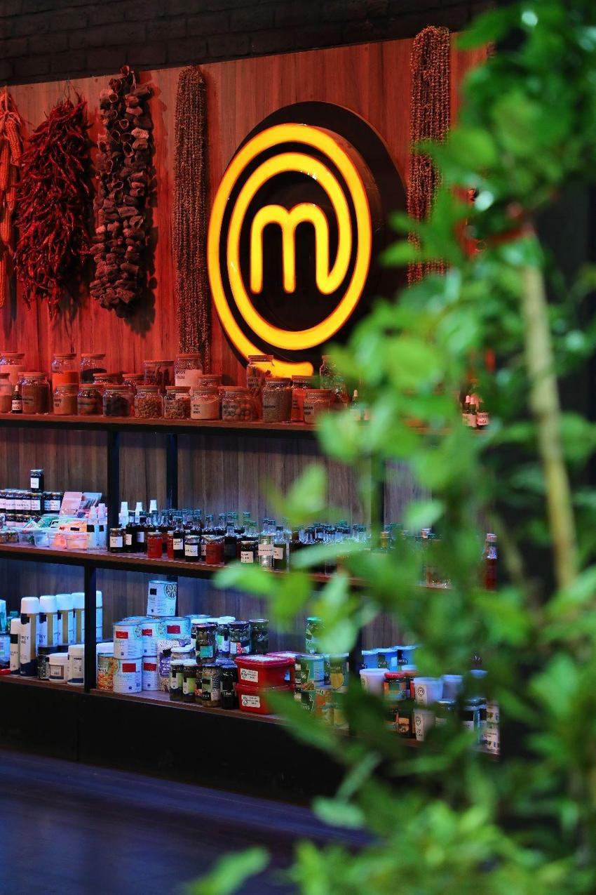 Sergen ve Tahsin'in krallığını dağıtmaya geldi! MasterChef All Star'a gelir gelmez fırtına estirdi