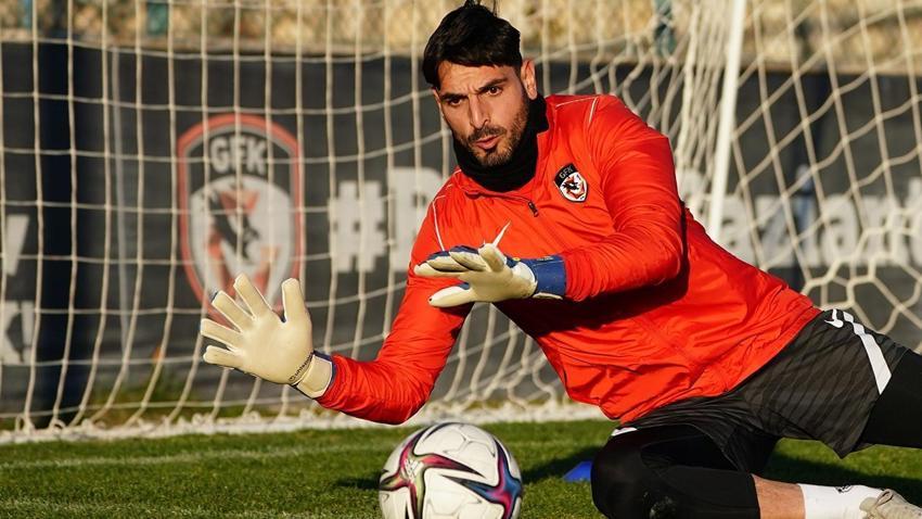 Galatasaray camiasından Dursun Özbek ve Okan Buruk'a çağrı: İstemiyoruz vazgeçin o transferden