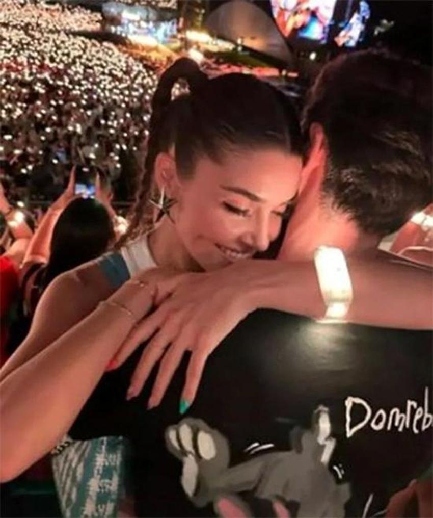 Hande Erçel ile Hakan Sabancı aşka geldi!