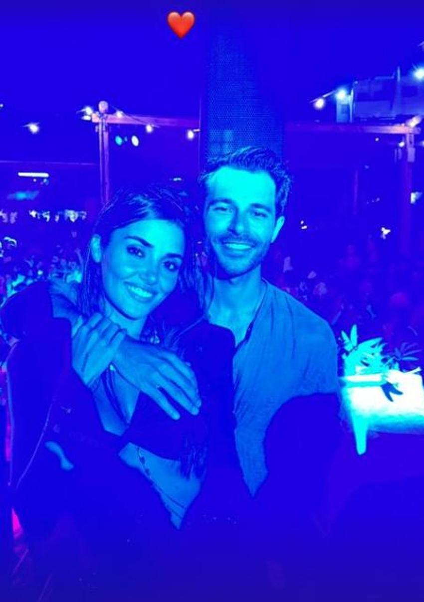Hande Erçel ile Hakan Sabancı aşka geldi!