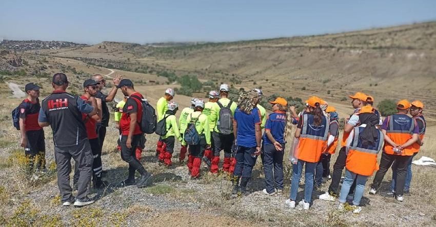 'Lavaboya gidiyorum' diyerek annesinin yanından ayrılan tıp öğrencisi 11 gündür kayıp!