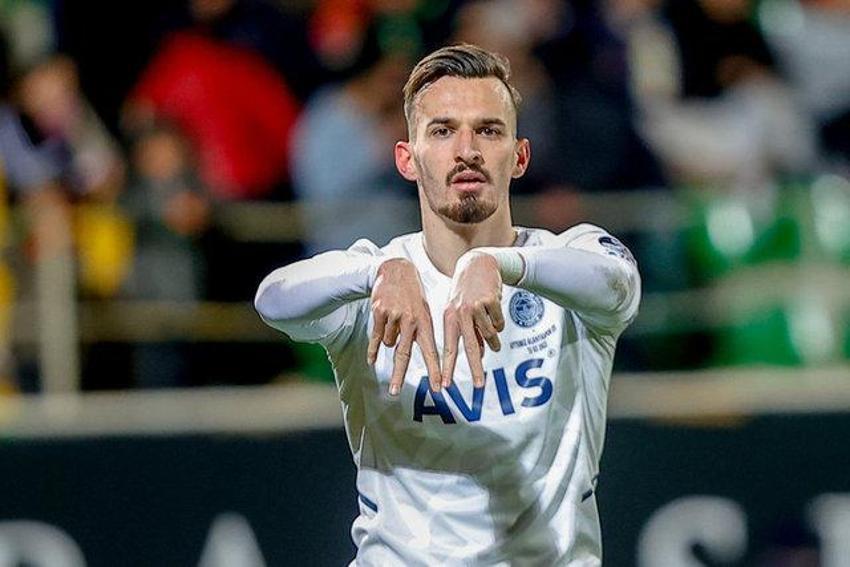 Vitor Pereira ve İsmail Kartal onun yüzüne bakmadı 15 milyon euro'ya imza atmak için yola çıktı