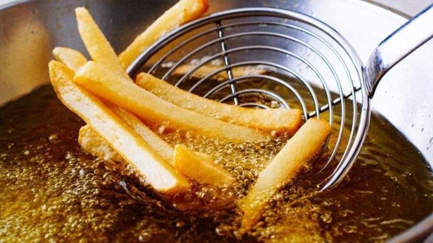 Çıtır patates kızartması için tek bir hile var! Bunu yapan lezzetine doymuyor!