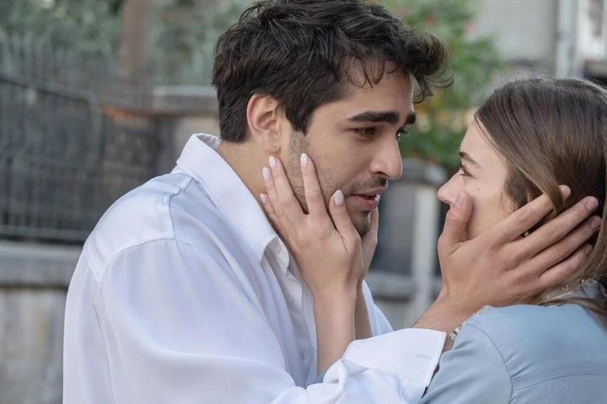 Yeni sezonun ilk bölümünde ikisi de ölüyor! Yalı Çapkını 2. sezonu bomba gibi başlıyor!