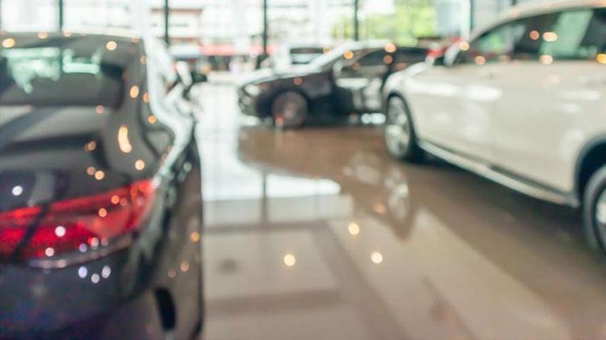 Araba alacak milyonları ilgilendiren açıklama geldi! Bakanlık ‘araba fiyatları düştü’ diyerek duyurdu